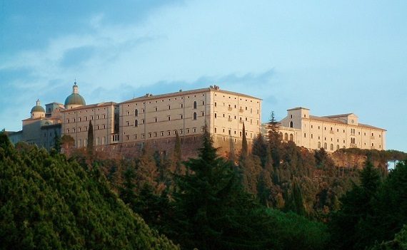 San Benedetto, la rondine sotto il tetto