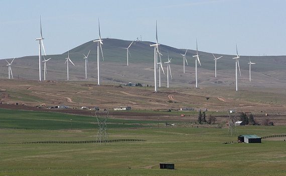 Eolico e fotovoltaico non salveranno il mondo