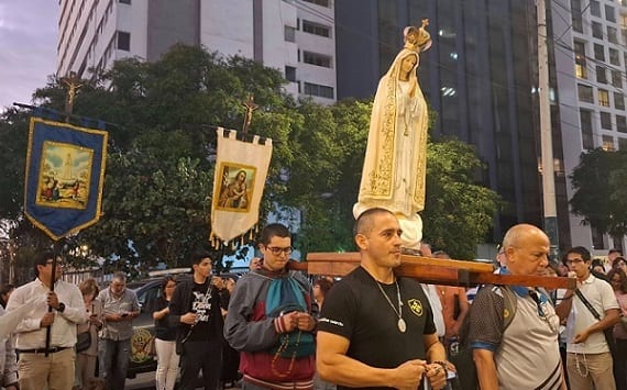 Un’opera gravemente blasfema promossa da un ateneo cattolico! Diciamo “basta”!