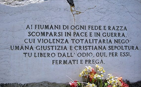 “Siete ancora oggi, e come sempre, dei poveri comunisti!”