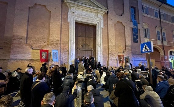 La tua firma per il ritiro della mostra sacrilega