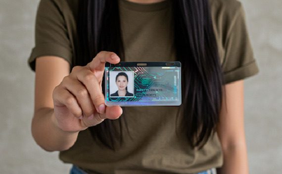 L’UE cede all’ideologia: via libera al genere “X” nelle nuove carte d’identità!