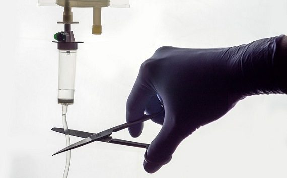 La nostra vita vale molto di più dei soldi che la Sanità risparmierebbe con l’eutanasia!
