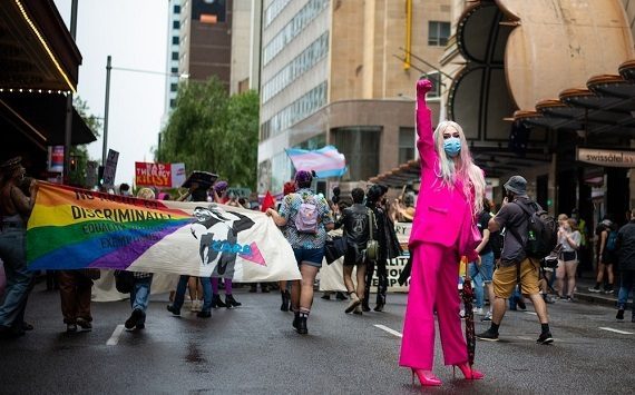 Uno studio smaschera le “famiglie” arcobaleno