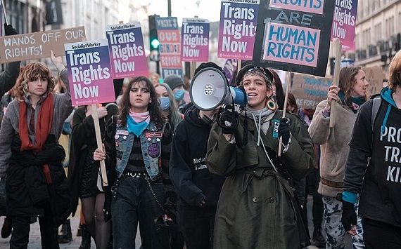 L’autodeterminazione e la negazione della realtà